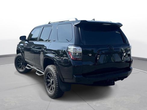 Used 2017 Toyota 4Runner SR5 RWD image 8
