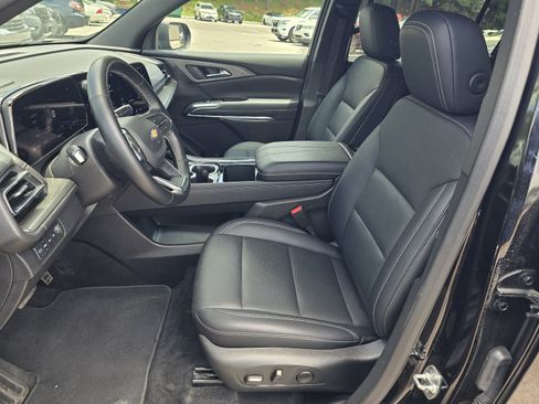 Used 2025 Chevrolet Traverse LT AWD/4WD image 13