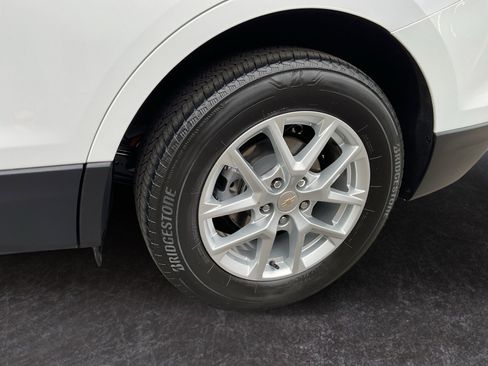 Used 2024 Chevrolet Equinox LT image 10