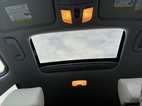 Used 2023 Hyundai Kona Limited image 45