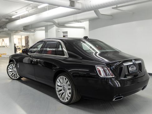 Used 2025 Rolls-Royce Ghost image 13