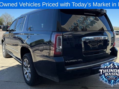 Used 2018 GMC Yukon XL Denali w/ Denali Ultimate Package AWD/4WD image 9