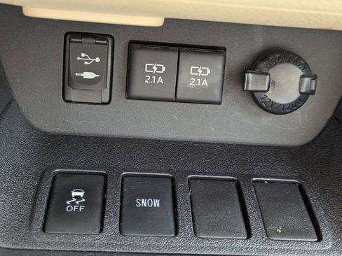 Used 2018 Toyota Highlander Limited Platinum FWD image 22