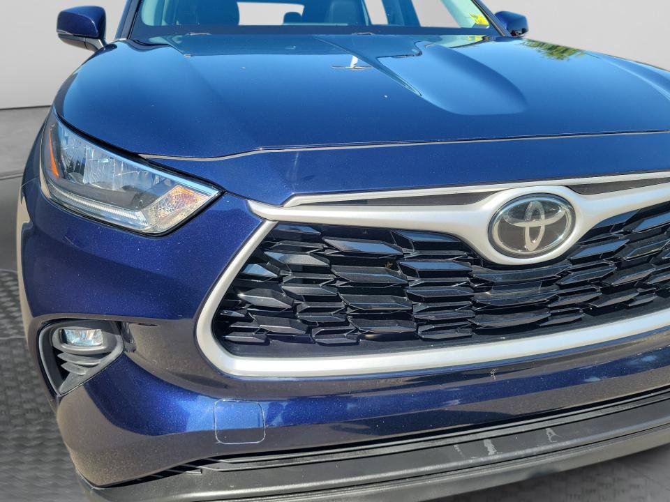 Used 2020 Toyota Highlander XLE FWD image 24