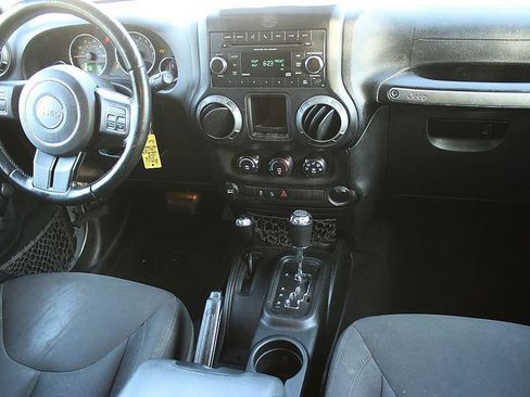 Used 2018 Jeep Wrangler Unlimited Sport w/ Connectivity Group AWD/4WD image 14
