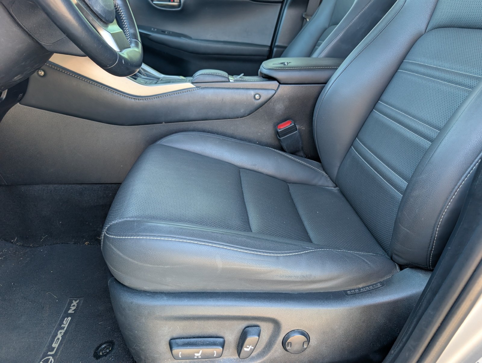 Used 2019 Lexus NX 300 FWD image 6