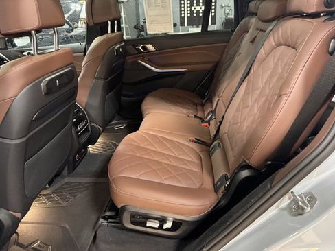 Used 2025 BMW X7 xDrive40i w/ M Sport Package AWD/4WD image 38
