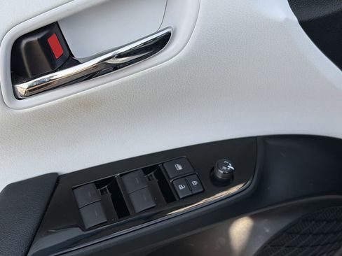 Used 2019 Toyota Prius Limited image 21