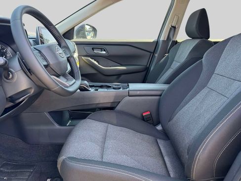 Certified 2026 Nissan Rogue SV AWD/4WD image 14