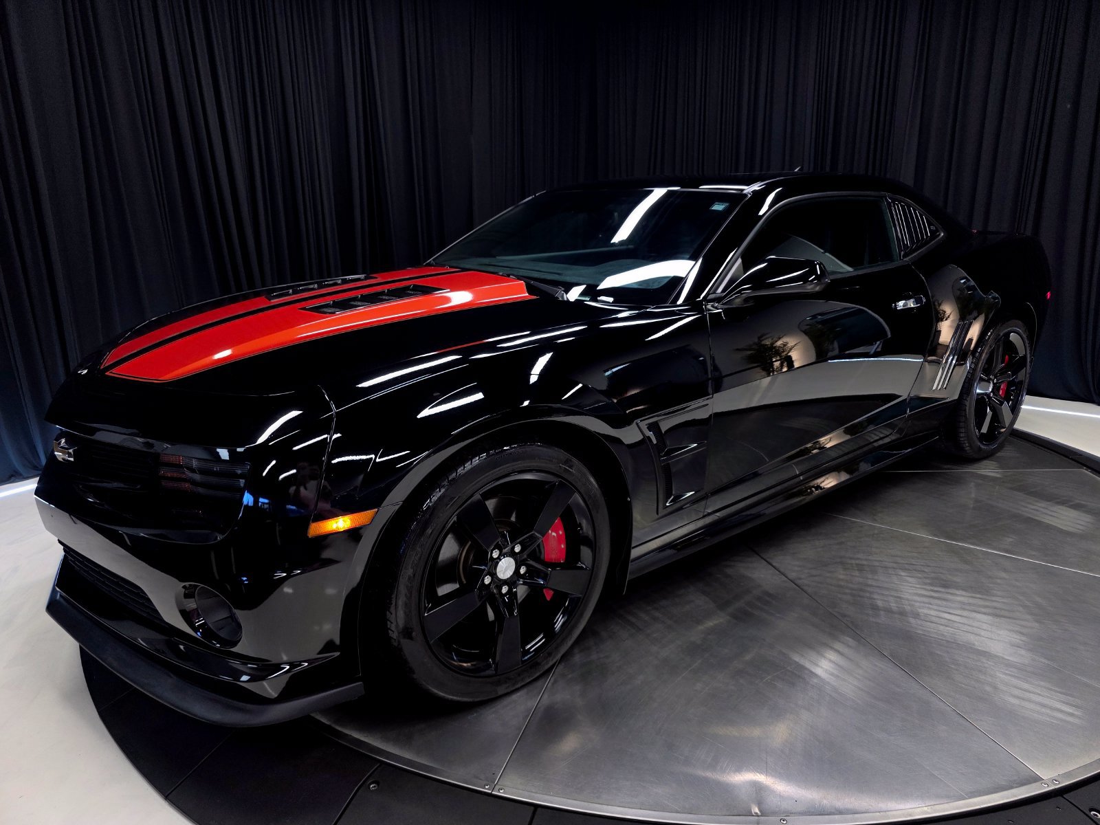 Used 2010 Chevrolet Camaro SS w/ Orange Stripe Package RWD image 40