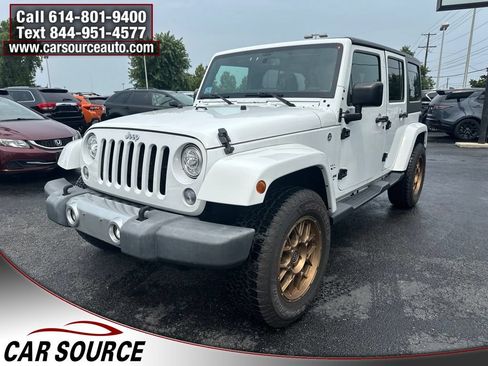 Used 2017 Jeep Wrangler Unlimited Sahara w/ Connectivity Group AWD/4WD image 2