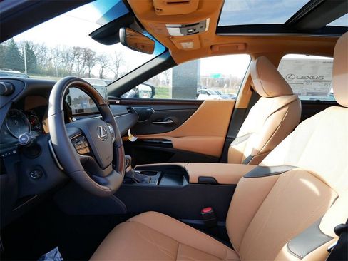 New 2025 Lexus ES 350 Ultra Luxury image 6