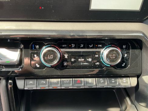 New 2026 GMC Sierra 1500 AT4X w/ LPO, Black Badging Package image 21