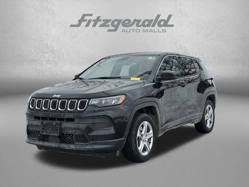Used 2023 Jeep Compass Sport image 3