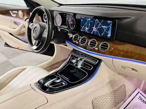 Used 2017 Mercedes-Benz E 300 4MATIC image 9