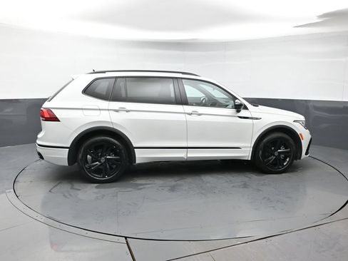 Used 2024 Volkswagen Tiguan SE R-Line FWD image 7