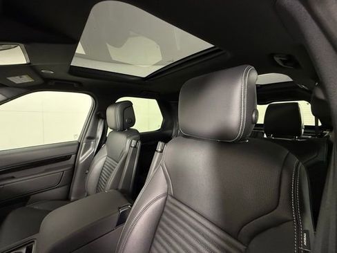 Certified 2025 Land Rover Discovery S image 13