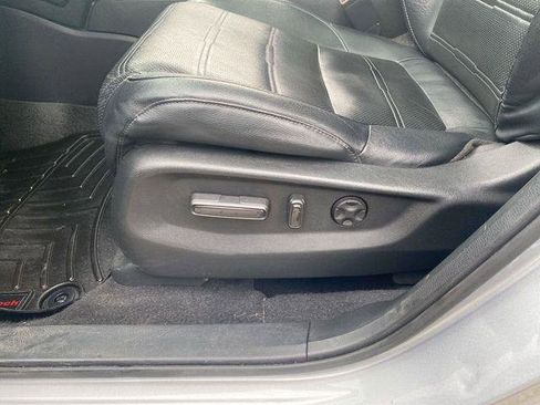 Used 2017 Honda CR-V Touring image 29