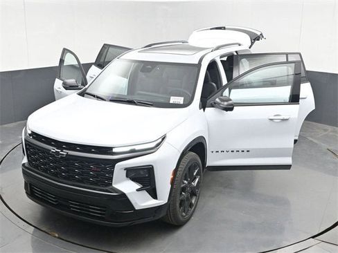 New 2026 Chevrolet Traverse RS w/ LPO, Floor Liner Package image 92