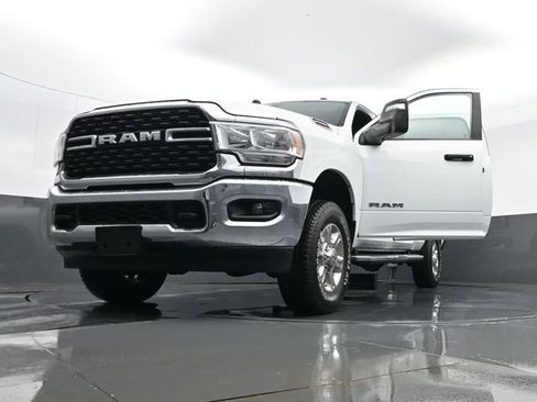 Used 2024 RAM 2500 Big Horn AWD/4WD image 30