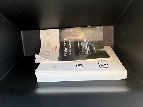 Used 2023 GMC Acadia SLT AWD/4WD image 34