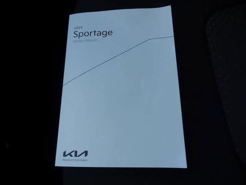 Used 2024 Kia Sportage LX image 30