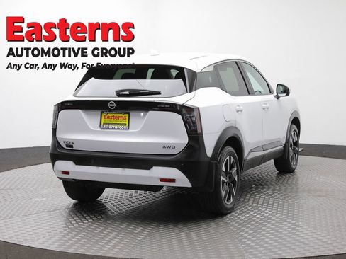 Used 2025 Nissan Kicks SV AWD/4WD image 5