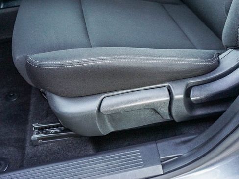 Used 2024 Nissan Rogue S image 20