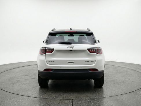 Used 2025 Jeep Compass Limited image 7