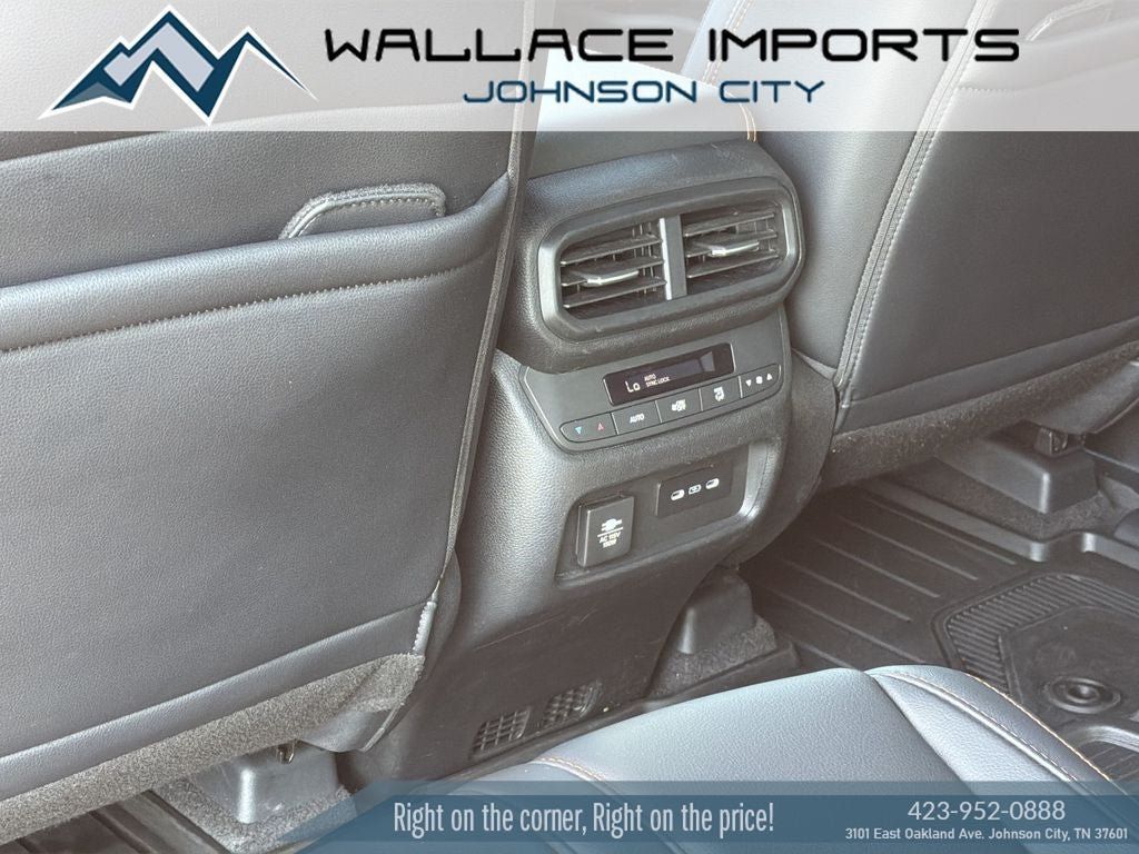 Used 2025 Honda Pilot TrailSport image 34