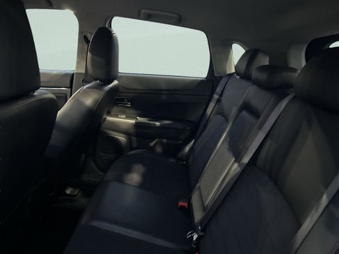 Used 2024 Mitsubishi Outlander Sport SE image 14