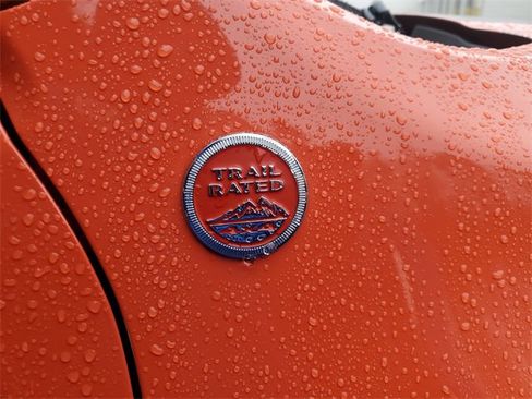 Used 2015 Jeep Renegade Trailhawk image 9