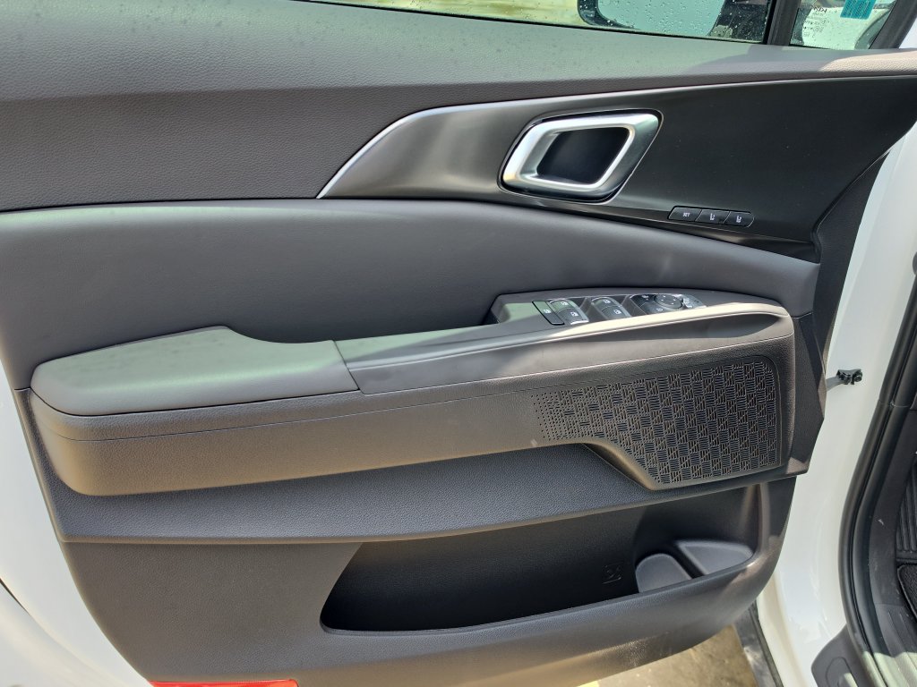 New 2026 Kia Carnival SX w/ SX Dark Edition Package FWD image 18
