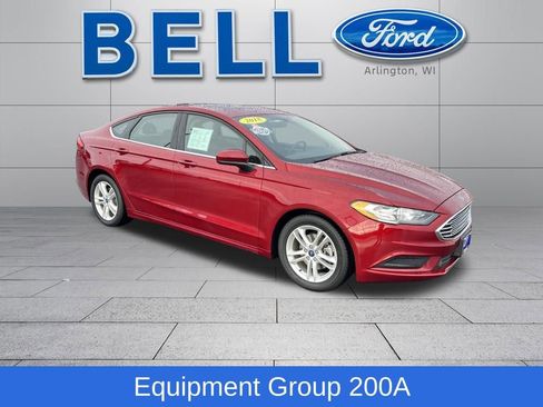 Used 2018 Ford Fusion SE image 1