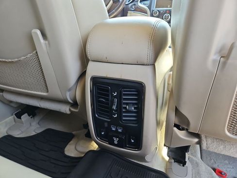 Used 2016 Jeep Grand Cherokee Overland AWD/4WD image 16