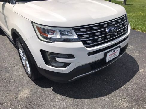 Used 2017 Ford Explorer Limited w/ Equipment Group 301A AWD/4WD image 60