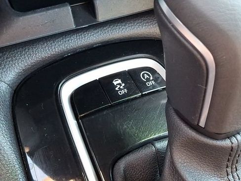 Certified 2025 Toyota Corolla Cross XLE FWD image 23