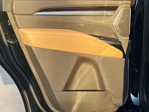 New 2026 Cadillac Escalade Luxury image 23