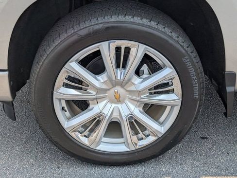 Used 2024 Chevrolet Silverado 1500 High Country w/ High Country Premium Package AWD/4WD image 13
