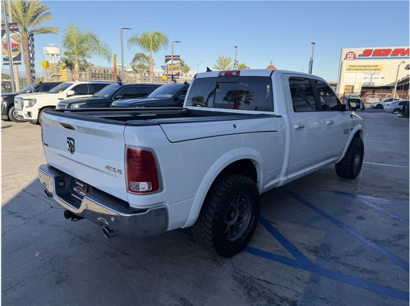 Used 2018 RAM 1500 Laramie w/ Convenience Group AWD/4WD image 15