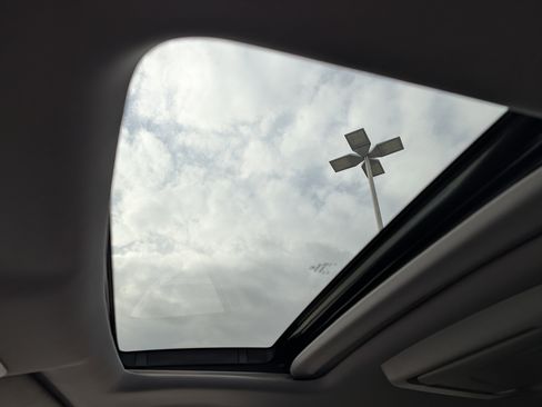 Used 2019 Honda Pilot Touring image 23