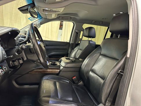 Used 2018 Chevrolet Suburban LT image 10