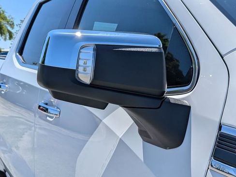 Used 2025 GMC Sierra 1500 SLT image 11