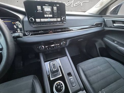 Used 2024 Mitsubishi Outlander SE FWD image 3