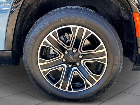 New 2026 Jeep Grand Wagoneer w/ Premium Group I image 11