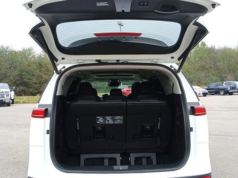 Used 2024 Kia Carnival SX Prestige image 27