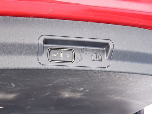 Used 2023 Ford Explorer XLT image 20