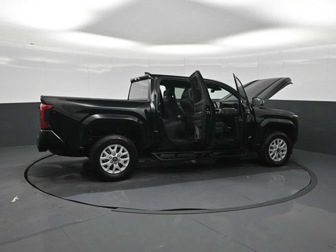 Used 2025 Toyota Tacoma SR5 RWD image 28