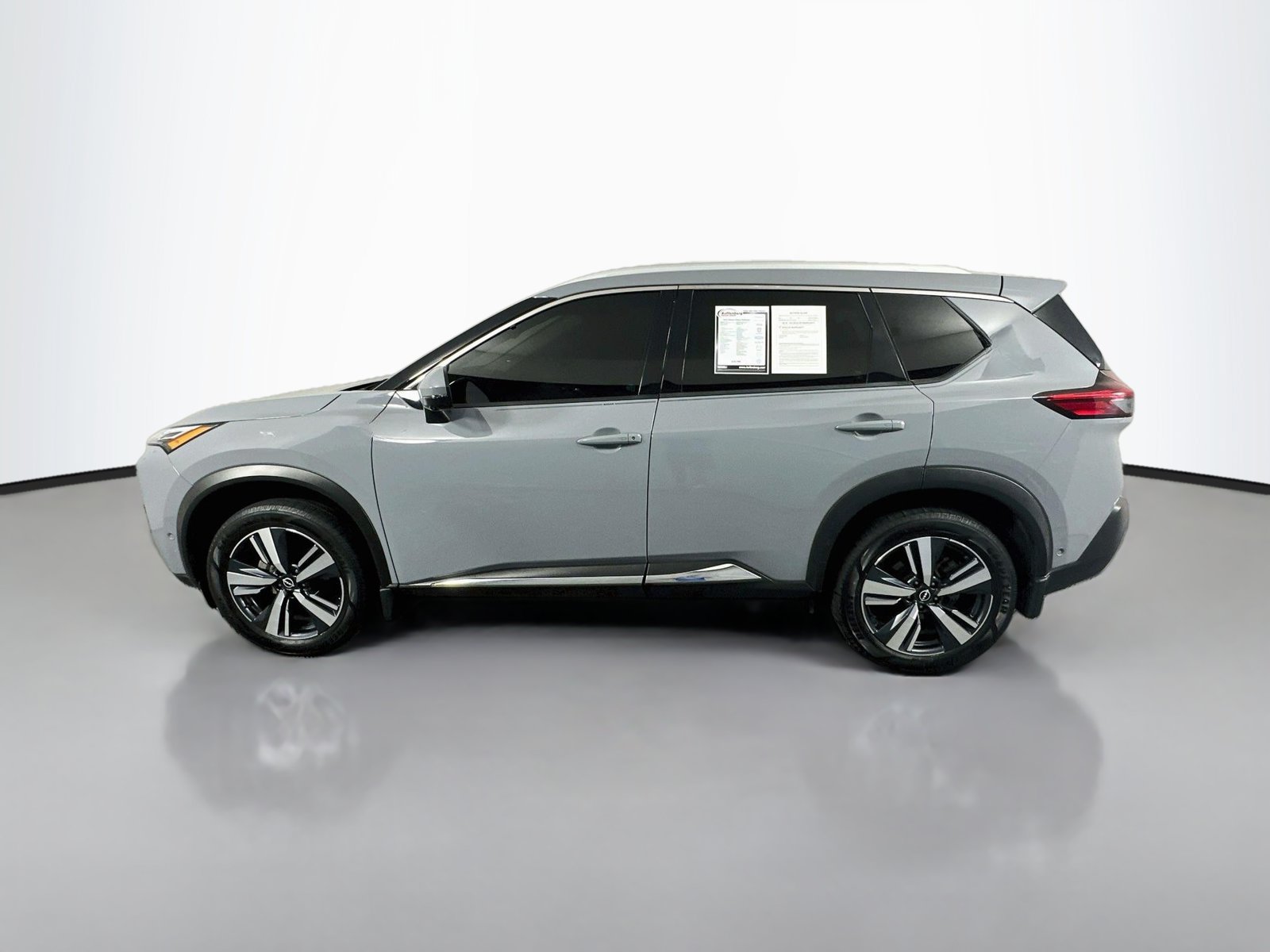 Used 2023 Nissan Rogue Platinum w/ Platinum Premium Package AWD/4WD image 4