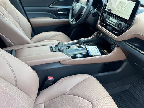 Certified 2026 Toyota Grand Highlander AWD Hybrid image 23